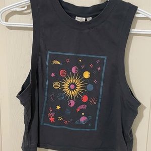 Cropped top sleeveless tee